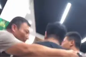 老板为救援队偷加排骨，还霸气免单图片