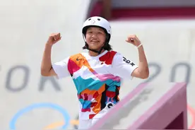 日本13岁滑板少女夺冠 成奥运史上年龄最小金牌得主之一图片
