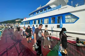 沈阳举办海葬活动，119位故者安葬黄海图片