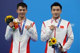 现场｜跳水丢金后，曹缘道歉：对不起搭档，我的失误太大了图片