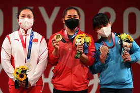 廖秋云女子55公斤级举重遗憾摘银，教练：没想到对手这么强图片