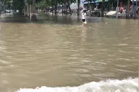 暴雨过后 新乡卫河保卫战里的大学生和高中生弟弟图片