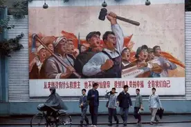 唱起《年轻的朋友来相会》，让青春之花在祖国最需要的地方绽放｜青春宇宙图片