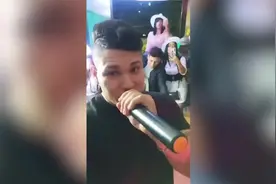 哥伦比亚女子在窗前跳舞不慎坠落 身体多处受伤图片