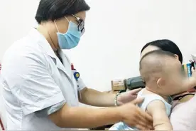 济宁市中医院王静：十余年从医路，用心呵护儿童健康图片