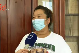 电梯开门，一只狗直接扑在女子身上！狗的主人拒不道歉，女子：“给我气抽了”图片
