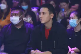 陈伟霆连体工装裤配寸头 又man又酷魅力满分图片