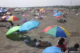 吐鲁番沙疗越热越火图片