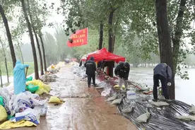 扶沟检察：风雨中 他们是最美的坚守者图片
