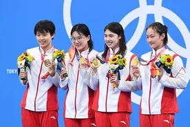 2020东京奥运会女子4x200米自由泳接力决赛：打破世界纪录！中国队夺金图片