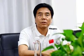 深圳首金！深圳女孩汤慕涵“泳”闯巅峰 教练支招收奇效图片