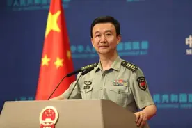 国防部介绍解放军和武警部队紧急出动投入抢险救灾相关情况：灾情就是命令，灾区就是战场图片
