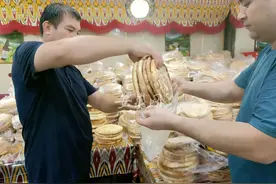 倾“馕”相助 合肥一烧烤店主自制一万个馕饼送到河南灾区图片