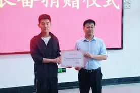 《觉醒年代》刘海威扮演者、德州籍演员王迪向家乡捐赠救生艇：想为家乡做些贡献图片