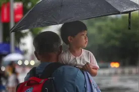 多图｜如约而至！不过今天广州的暴雨赶在了下班前图片