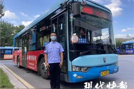 我为群众办实事｜扬州推出首条“准点公交”，乘客可“掐点乘车”图片
