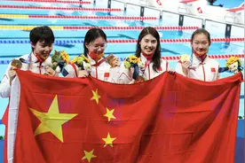 燃！女子4×200米自由泳接力的四位姑娘，在奥运泳池燃起“中国力量”图片