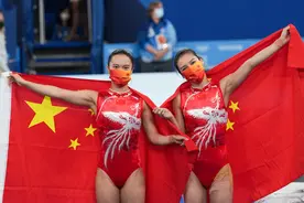 决战东京·战况｜载入史册！中国最美双姝绽放女子蹦床赛图片