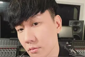 林俊杰回新加坡打疫苗！插针「瞬间反应」曝：超能力暴增图片