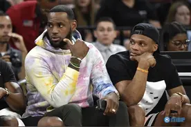湖人目前有7位全明星 NBA从未有过7位全明星为同一队出战的情况图片