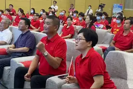 在我心里，这块银牌就是金牌！闫子贝，你是最棒的图片