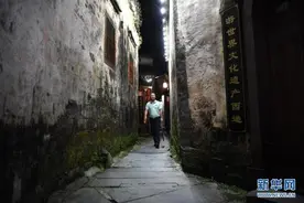 千年古村“守夜人”图片