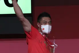 看见幕后英雄丨开把重量于杰先扬后抑，他要确保吕小军成功率图片