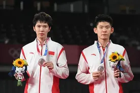羽球男双收获银牌，“双塔”组合仍需成长图片