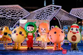 歌手梁汉文空降顺德欢乐海岸PLUS，一首《七友》嗨翻现场图片