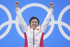 现场 | 施廷懋泪洒赛场：我太难了！父母难掩喜悦：你没问题图片