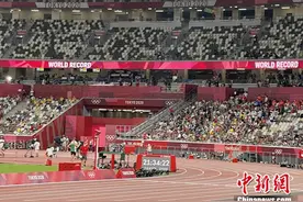 罗哈斯破女子三级跳世界纪录图片