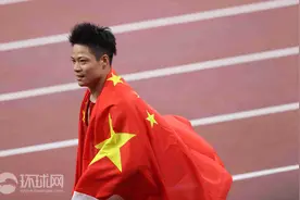 男子百米大战结束，“苏炳添创造历史”上微博热搜，网友激动：田径史上已留下名字图片