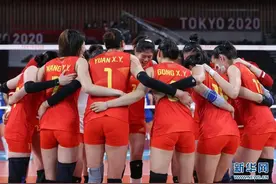 女排精神屹立不倒，终将“王者归来”| 人民锐见图片