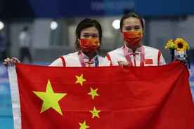 九连冠！梦想不怕晚，施廷懋夺跳水女子单人3米跳板金牌图片