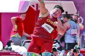 巩立姣：“我终于做到了！”图片