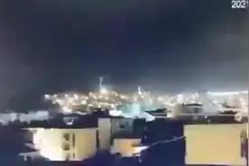 土耳其夜空出现神秘绿色流星 引发人们对不明飞行物猜想图片