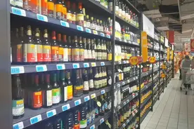 这种“酱油”，不能再叫酱油！市场上酱油花头多，怎么看里面的门门道道？| 晨吃客图片