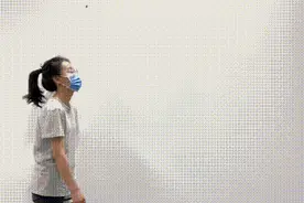 4种错误的走姿伤腰腿图片