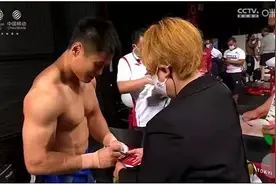 被赞“绝世美人”的举重冠军，原来就是那个迷倒老外的健身圈顶流图片