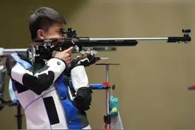 “00后”山东小将张常鸿破世界纪录夺冠图片