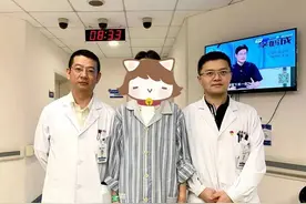 长径达11厘米的巨大肿物埋在胸腔，瑞金胸外科专家妙手“拆弹”图片