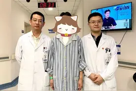 长径达11厘米的巨大肿物埋在胸腔，瑞金胸外科专家妙手“拆弹”图片