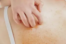 入伏后这样洗澡，“皮肤橡皮擦”轻松搓出肌肤泥垢，好过瘾图片
