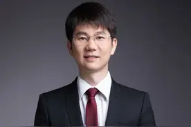 两年累计回报超200%！年化回报32%！华宝基金代云锋，成长股选手中的“稳健派”图片