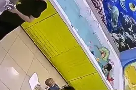 广东揭阳4岁女童游泳馆溺亡，旁边两成人未察觉图片