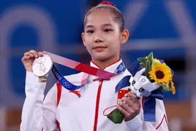 自喻“小蜗牛”，18岁小花唐茜靖未来可期图片