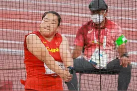 女子链球决赛，中国选手王铮获得银牌图片