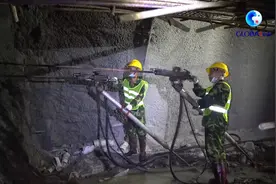全球连线｜贵南高铁最高风险等级隧道贯通视频封面