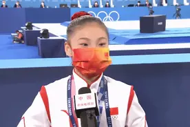 场下助威、晒合照，这位美国选手是管晨辰的头号粉丝图片