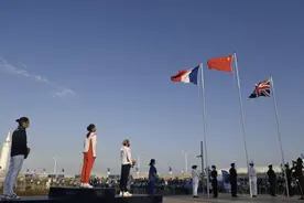 破防了！《义勇军进行曲》在江之岛奏响，“这是对他最好的告慰”图片